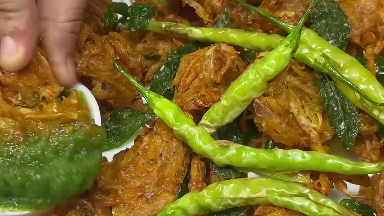 Pyaaj Ke Pakode With Chutney ASMR Cooking #shorts #food #cooking #streetfood #viral