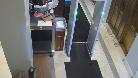 1017RSOB01DelAveADADoor_2021-01-06_17h34min13s117ms.mp4