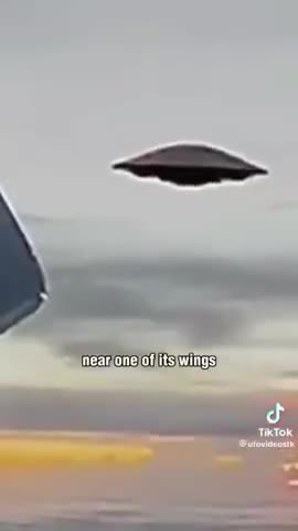 OH NO - 'UFO' SPOTTED NEXT TO PASSENGER PLANE IN CHINA - WE'RE GETTING CLOSER TO THEIR FALSE FLAG