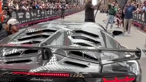 How Quick A Lambo SVJ Can Take Off