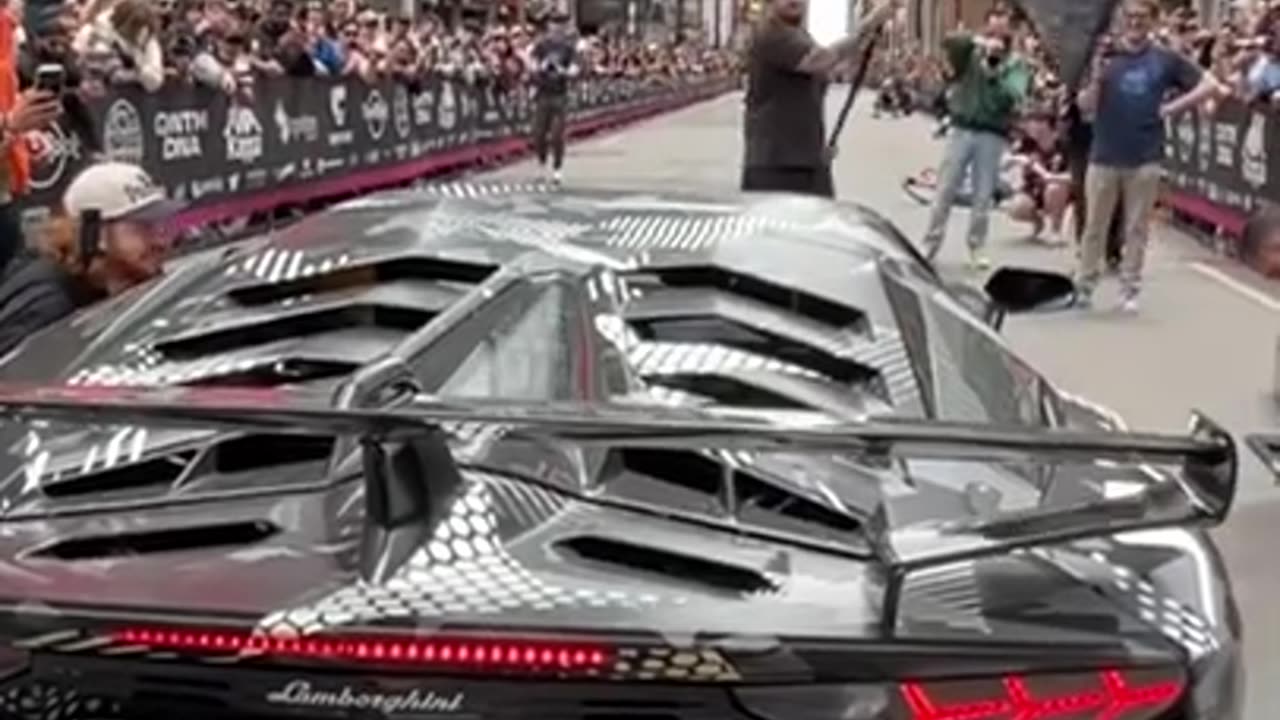 How Quick A Lambo SVJ Can Take Off