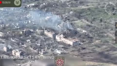 Air strikes buildings housing russian infantry captured by the “Eyes" unit 🇺🇦 of the