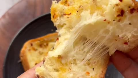 Cheese garlic bread