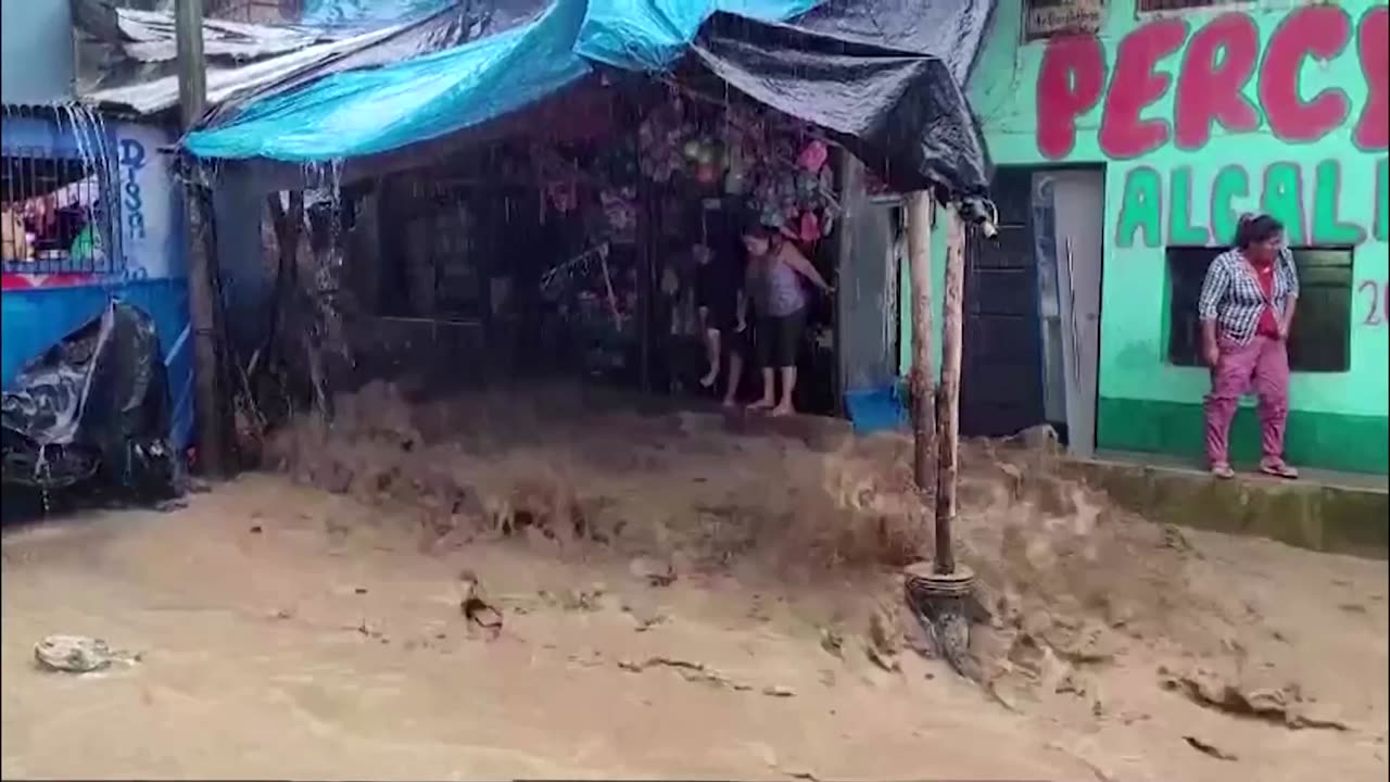 Heavy rains bring flash floods to northern Peru