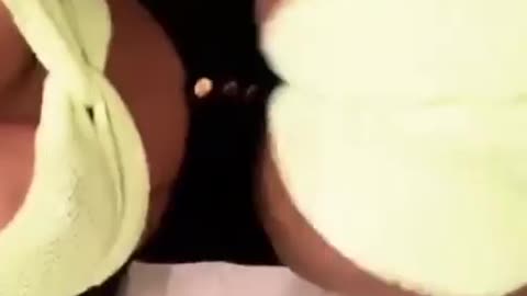 ZmeenaOrr Twerking Live