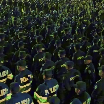 🇸🇻 El Salvador knows how to take care of illegal migrant Drug Gangs........