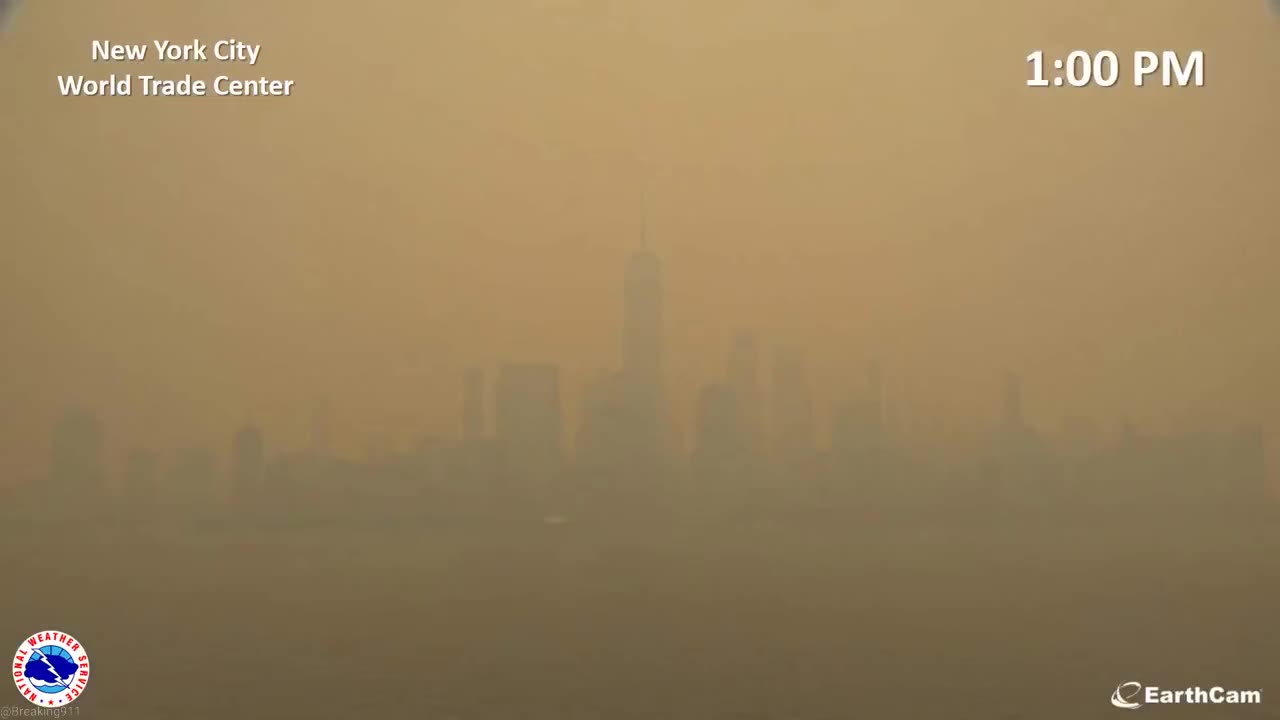 Timelapse of NYC skyline disappearing due to the wildfire smoke from Canada.