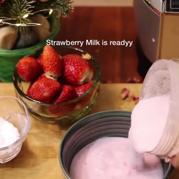 "Sensational Strawberry Delight: The Irresistible Twist on Classic Tiramisu"