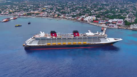 Disney Cruise Ship Fantasy - Aerial drone pull back