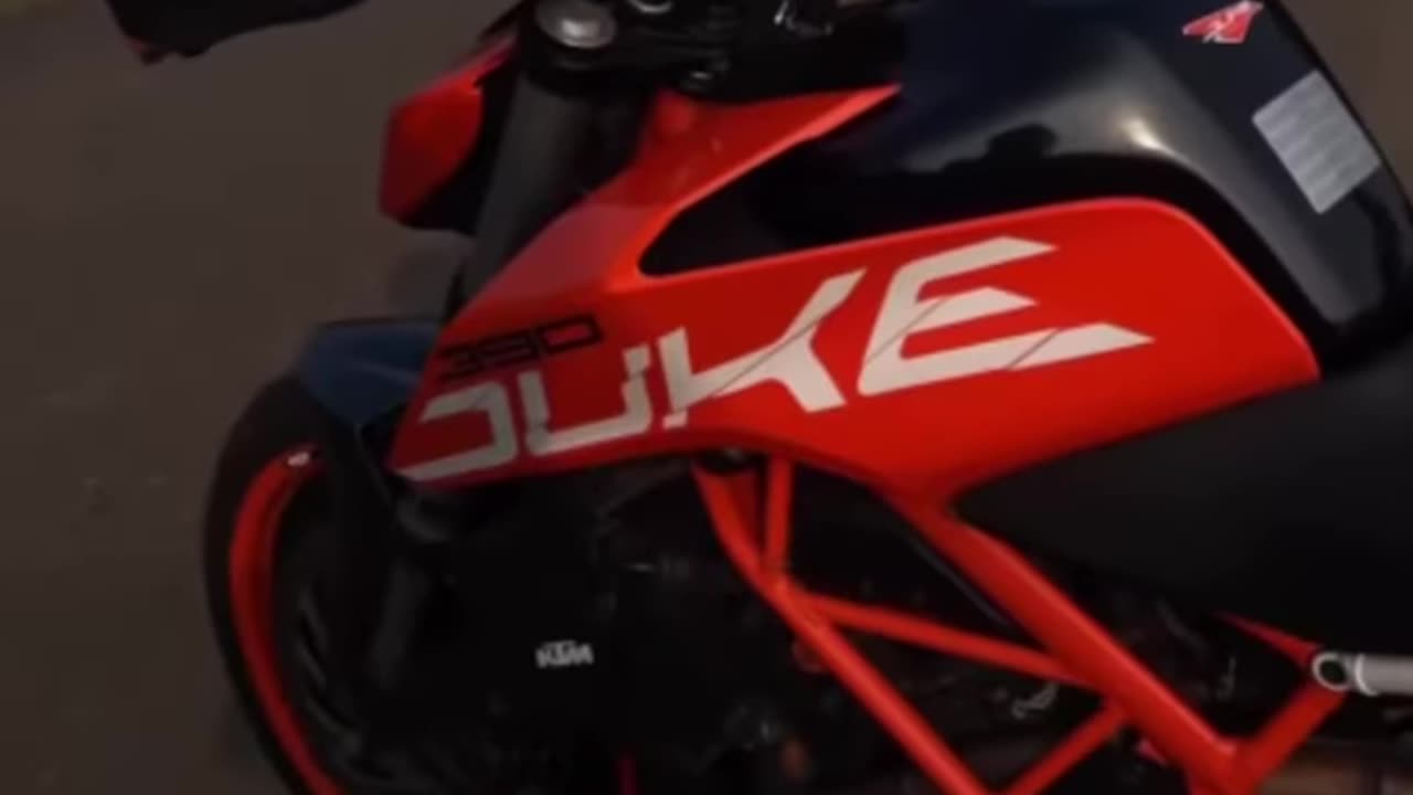 Duke 390