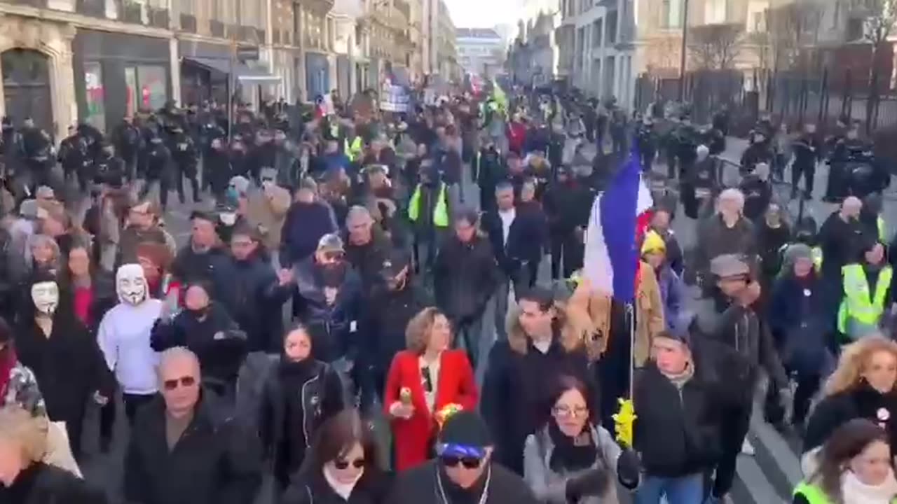 Paris yellow vests against covid tyranny hit the Tunnel du Boulevard de Bercy