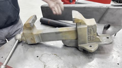 What is the Maximum Opening on the Hardtail Vise?