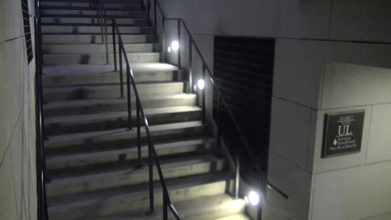 7172CVC00Stairs7-9Exterior_2021-01-05_06h40min00s217ms.mp4