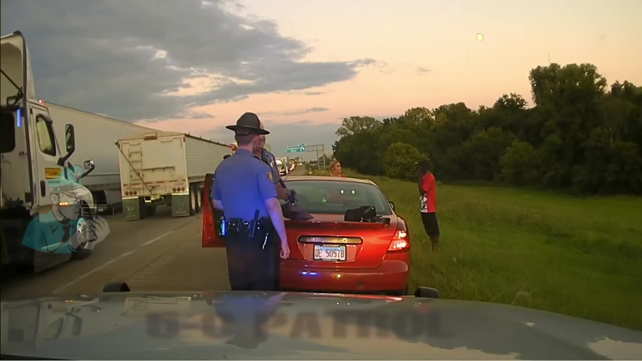 Heroin Lady Attemps Escape from a Cop