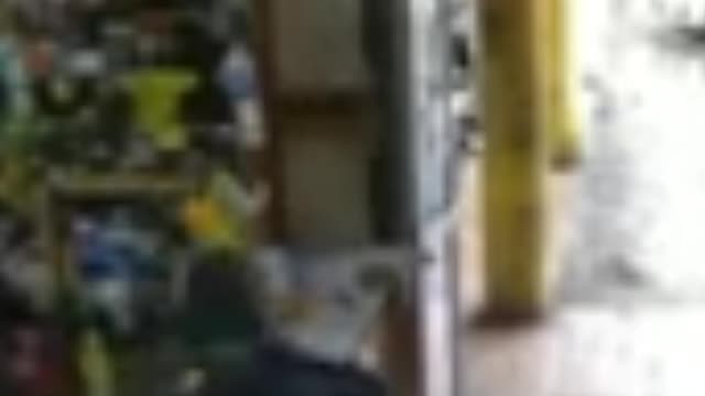 man was caught on camera robbing person in supermarket
