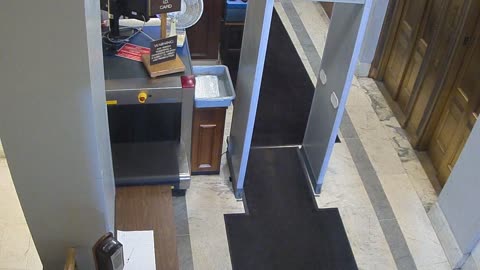 1017RSOB01DelAveADADoor_2021-01-06_06h41min36s503ms.mp4