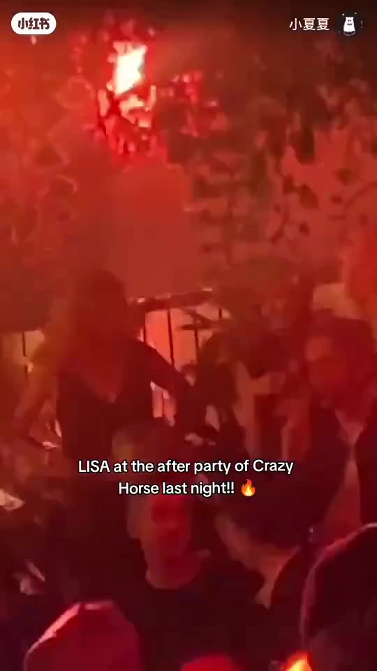Lisa at the after party. Omg, Her outfit look so good & those moves.. #lisa #blackpink