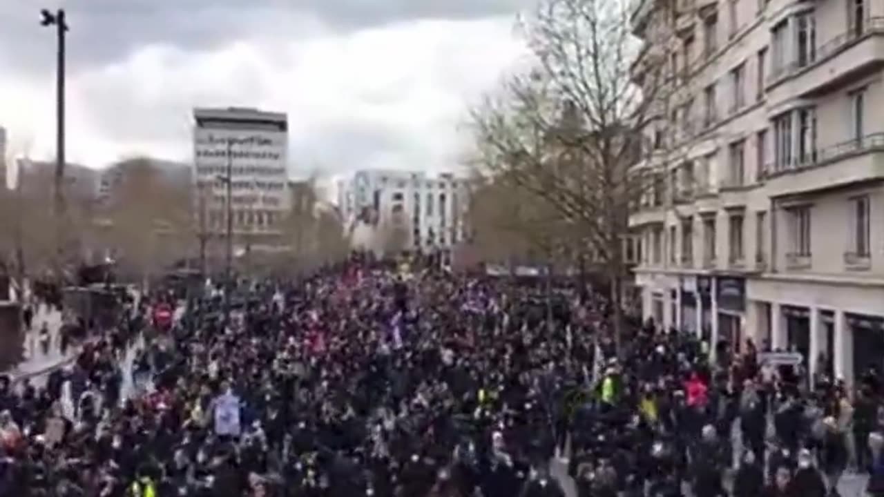 Rally of French citizens against Macron