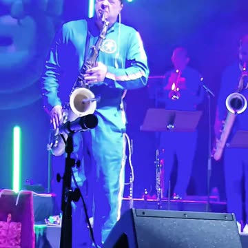 Kenni Holmen (Cory Wong) - LIVE @ The Eastern (Short 5)