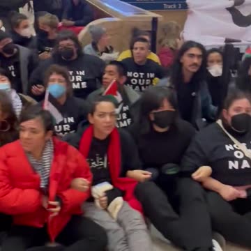 Protestors block the Entrances off all Train entrances at 30th Street