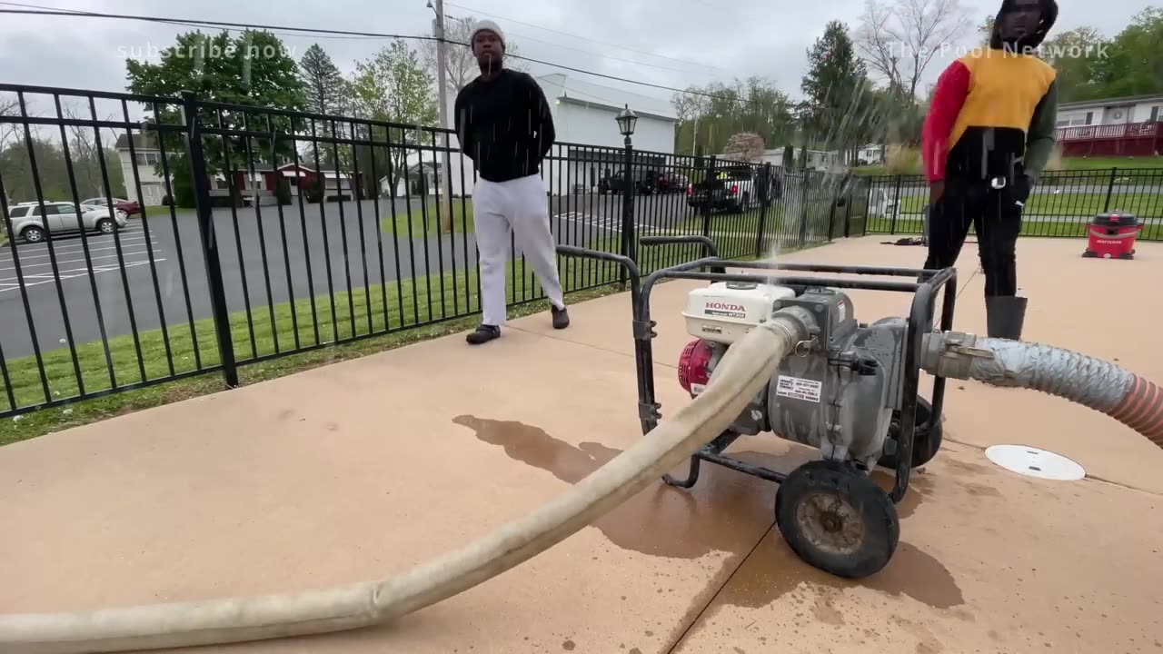 THIS HUGE POOL WAS CLOSED 🤮2 YEARS LETS CLEAN TIME LAPSE