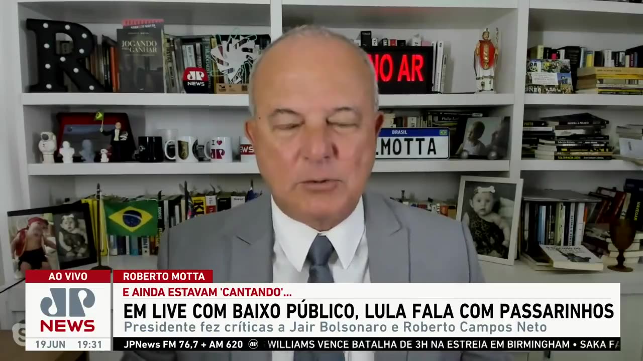 Em live com baixo público, Lula fala com passarinhos