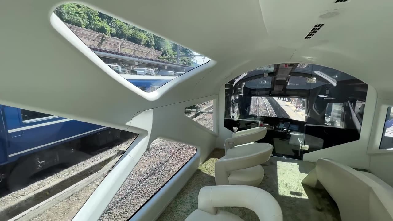 Japan’s $3000 Most Luxurious Sleeper Train 😴🛌 - Train Suite Shikishima