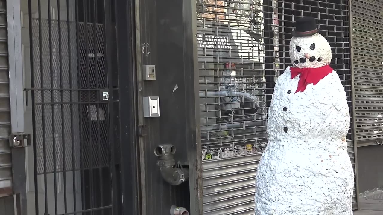 Scary Snowman Deleted Scenes - Prank Moments Funny Videos