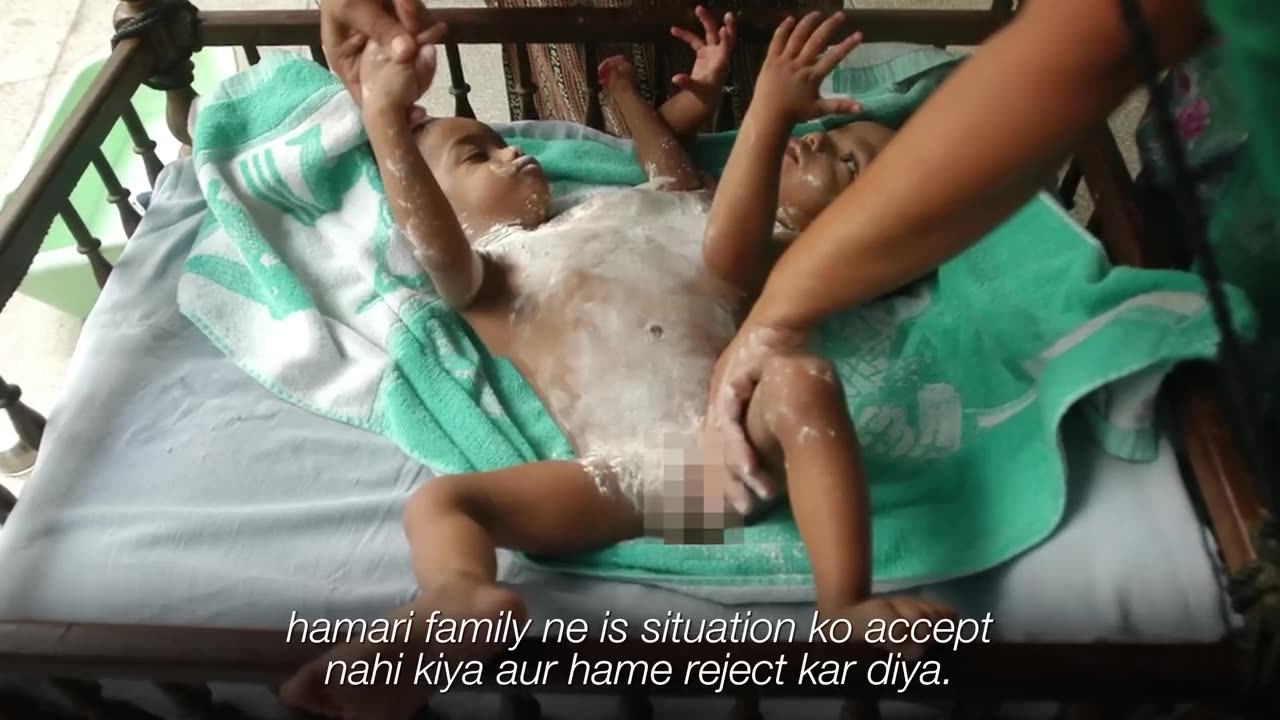 Do Sir, Ek Sharir.. Yahan tak ki jananaang bhi ek hai (Sohna aur Mohna ka dilchasp jeevan)