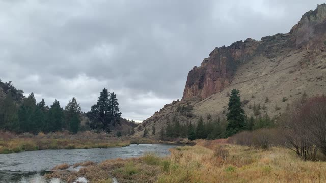 Central Oregon – Smith Rock State Park – Gorgeous Valley in the Rain – 4K