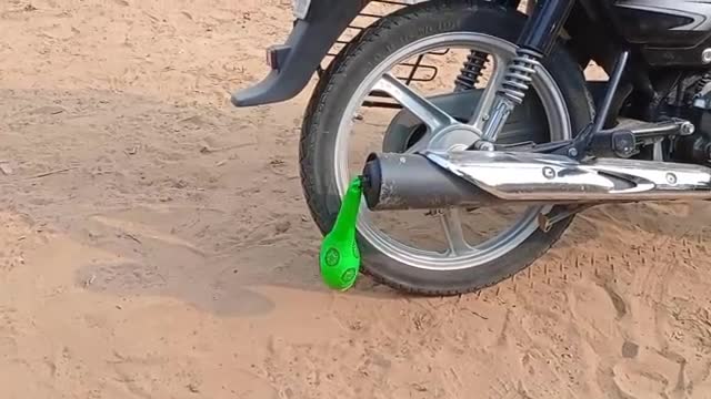 Bike silencer vs balloon experiment - super big balloon - experiment any normal bike