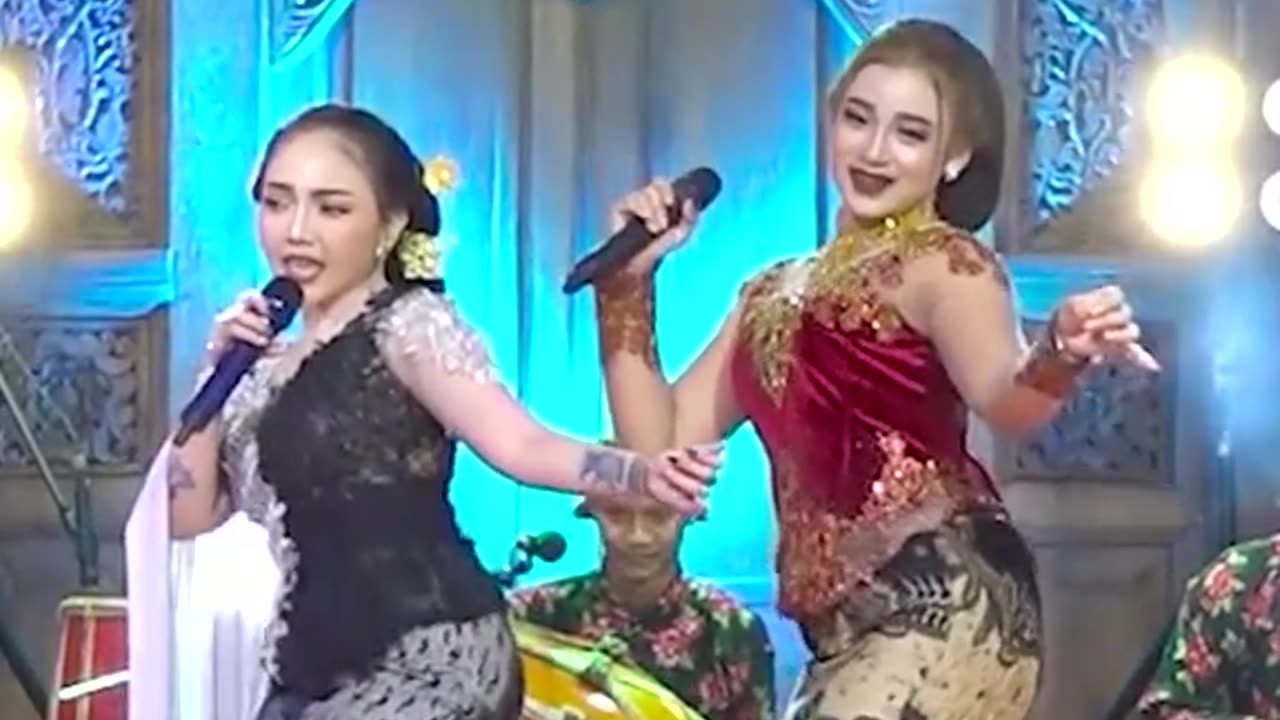 Indonesia Girls singing performance for you