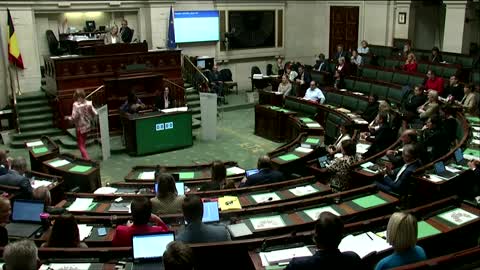 Belgian lawmakers cut hair in support of Iranian women