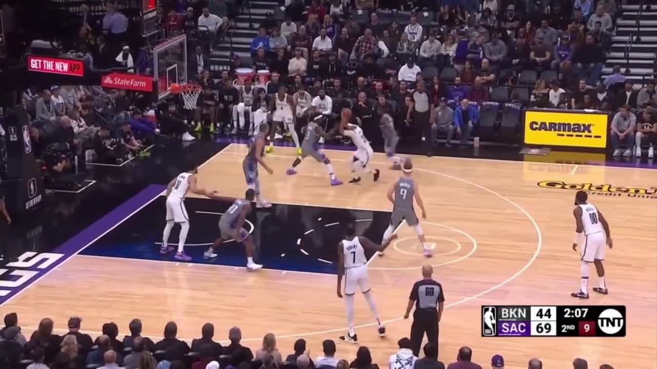 Ben Simmons gets entire Nets bench out of their seat with aggressive buckets😮