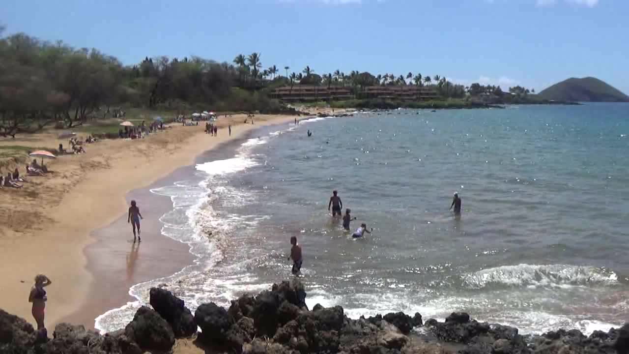 Wailea-Makena, HI — Po'olenalena Beach