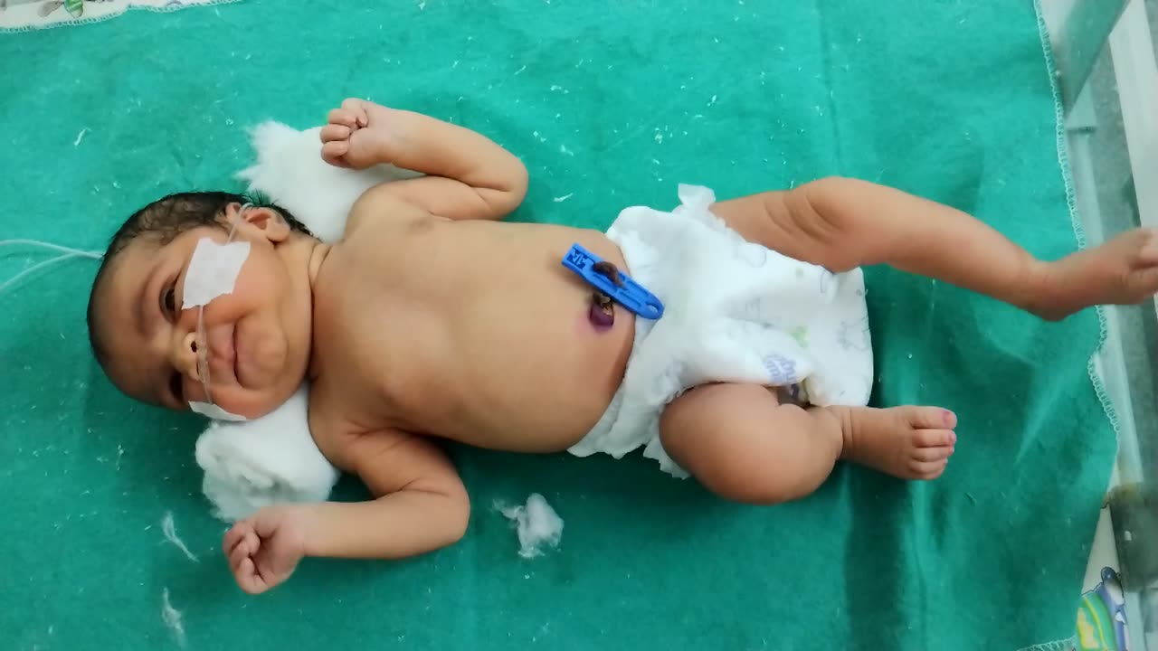 New born baby crying video live.