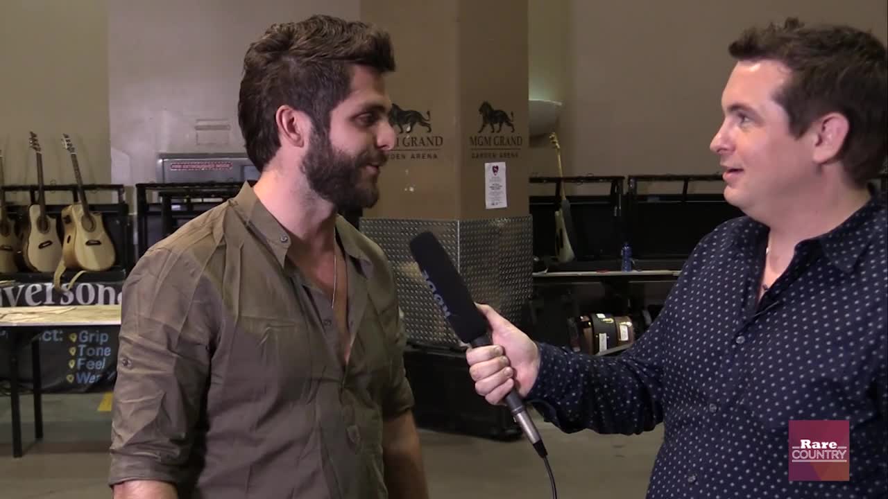 Thomas Rhett and his wife checking off the "Die a Happy Man" list | Rare Country