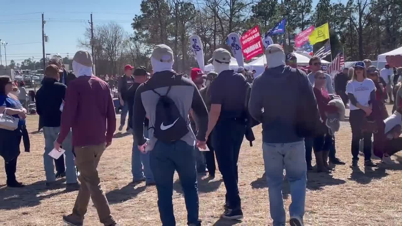 Masks in TEXAS... at a TRUMP rally?