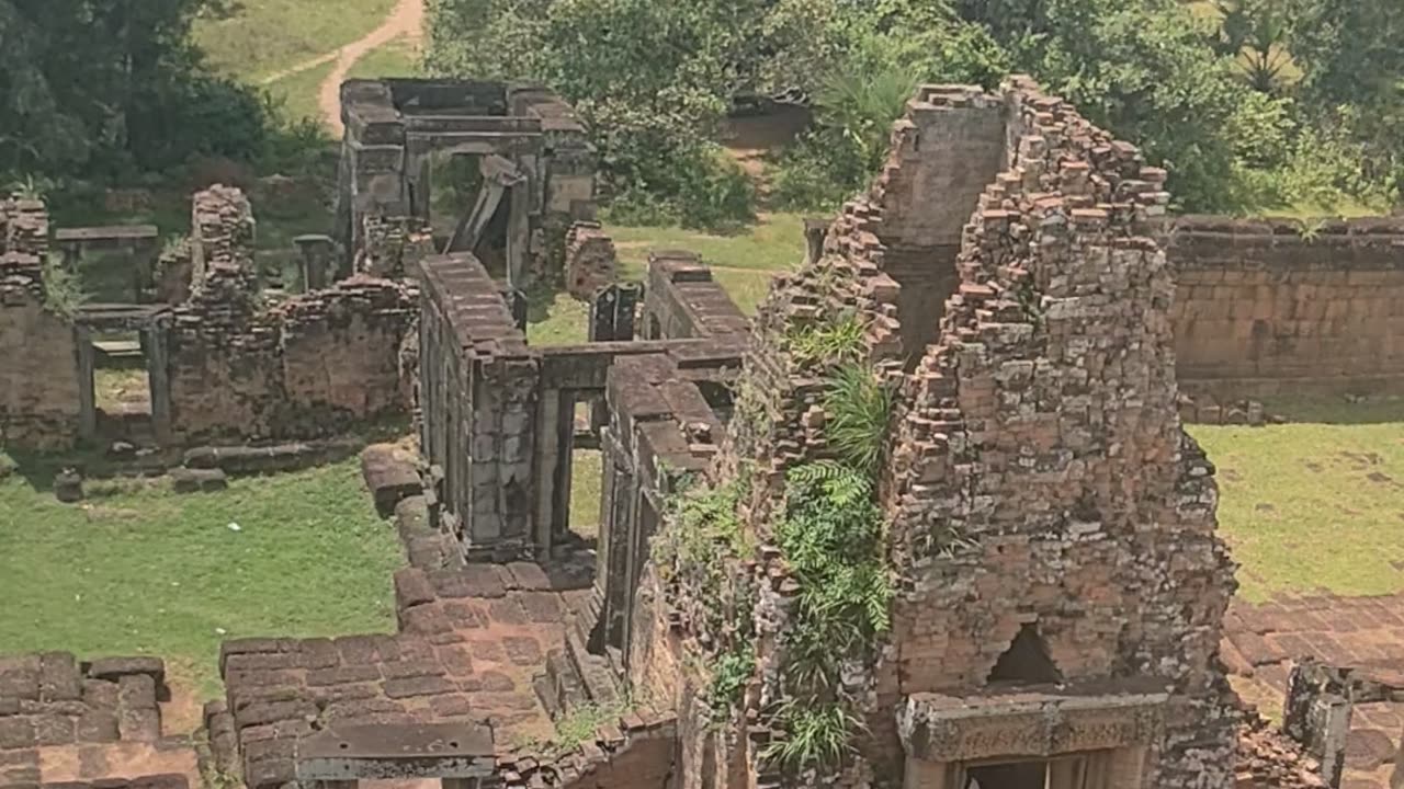 Pre Rup seimreap Cambodia with Meb