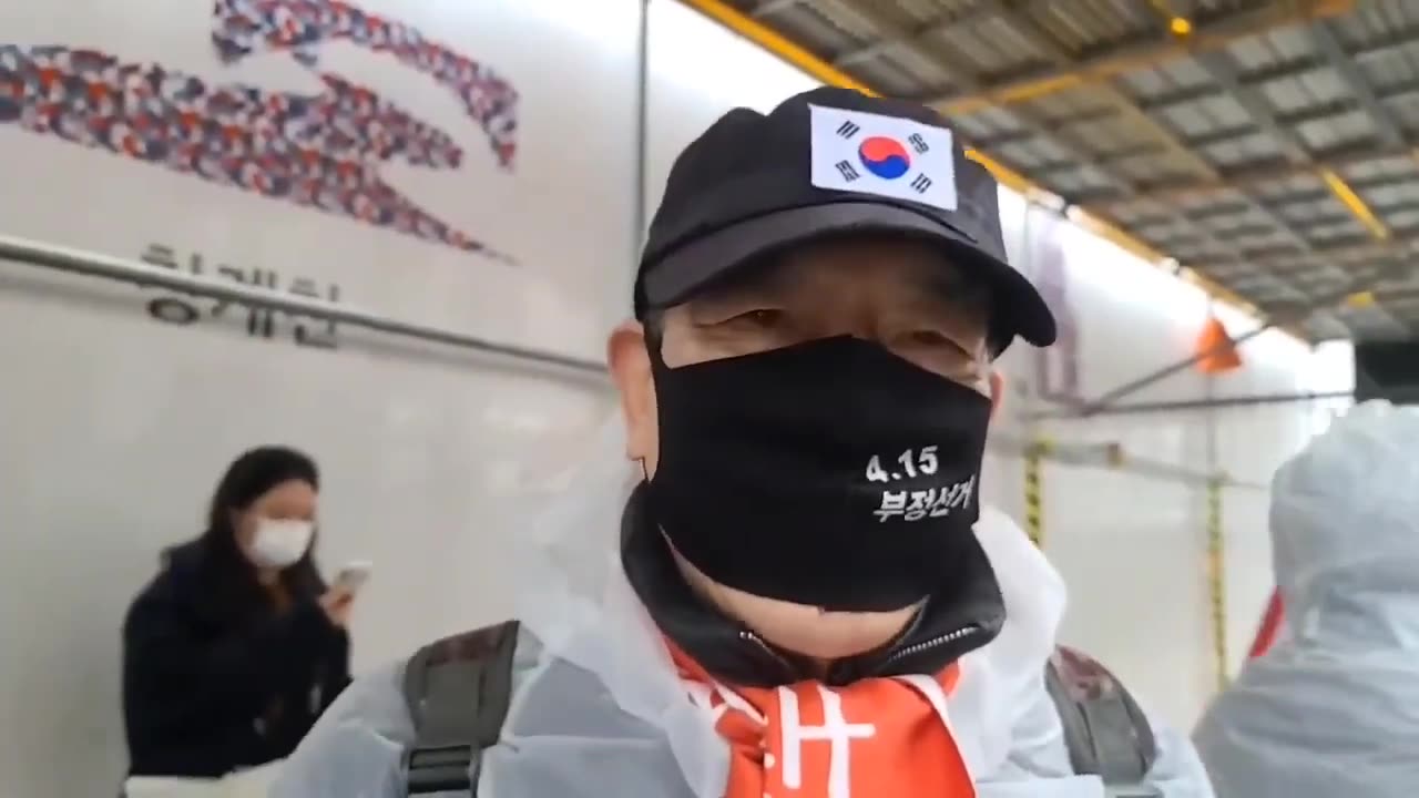 20210322_V3_S03(CcPg1a1qCaY)문땡땡이 정말 빨리 끌어내야 합니다! 지나는 젊은이들이 화이팅 해주면 힘이 날텐데