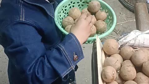 Cute Baby Fruit Buyer #cute #adorable