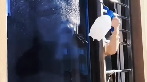 New gadgets for glass cleaning