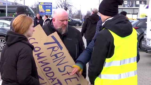 German drives 600 miles to help Ukrainian refugees