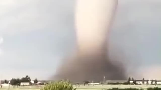 Scary Tornado in Wyoming, USA.🌪