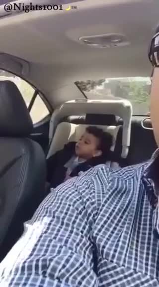 A kid singing chavoshi song