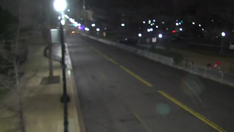 0936RHOB00IndepAveSWEastofTaxi_2021-01-05_00h00min00s033ms.mp4