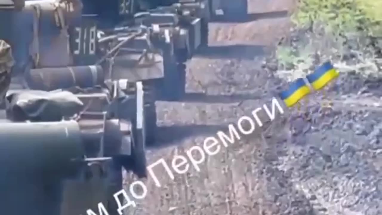 A column of Ukrainian tanks is preparing to roast the occupiers