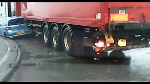 THE ULTIMATE TRUCK CRASH COMPILATION WITN NO LIGHT/SMALL TRUCKS | 18+