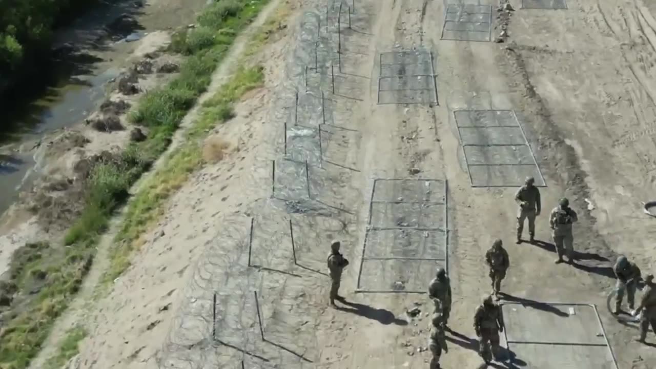El Gobierno de Texas instaló una valla de alambre