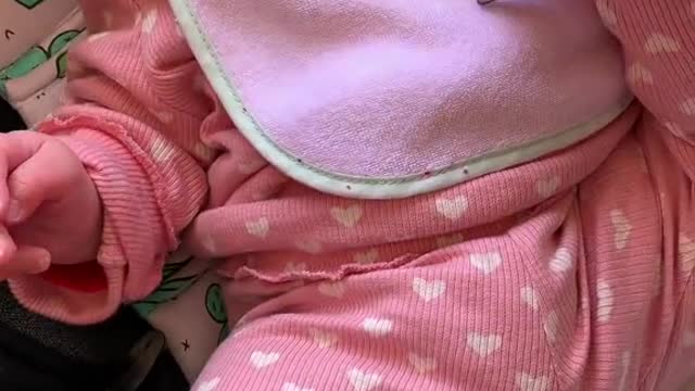 que pestañotas de hermoza bebe 🥰🥰🥰 me de ganas de tener otro bb aunq sea mi nieto